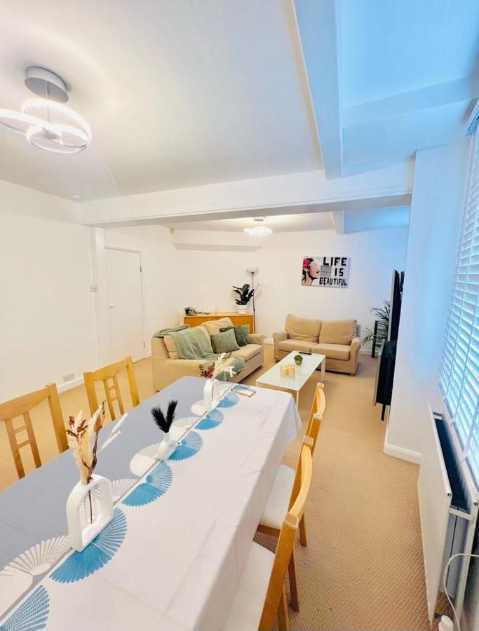 The Vista Apartment ลอนดอน ภายนอก รูปภาพ